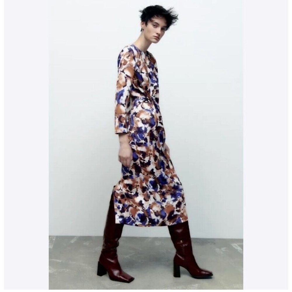 Zara White and Blue Sheath Dress Short Sleeve Crew Neck